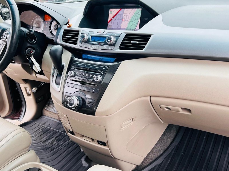 Honda Odyssey Vehicle Full-screen Gallery Image 35