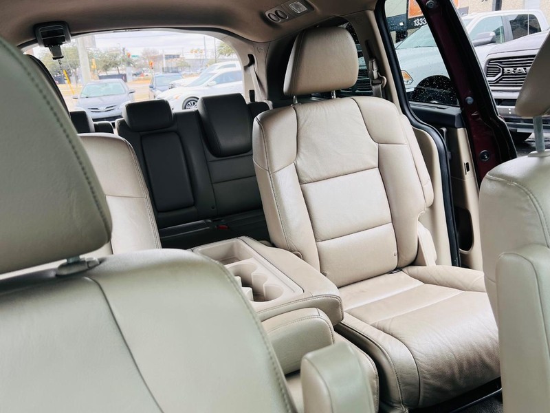 Honda Odyssey Vehicle Full-screen Gallery Image 40