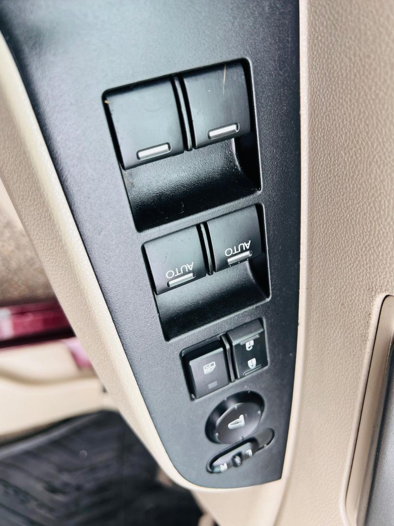 Honda Odyssey Vehicle Full-screen Gallery Image 48