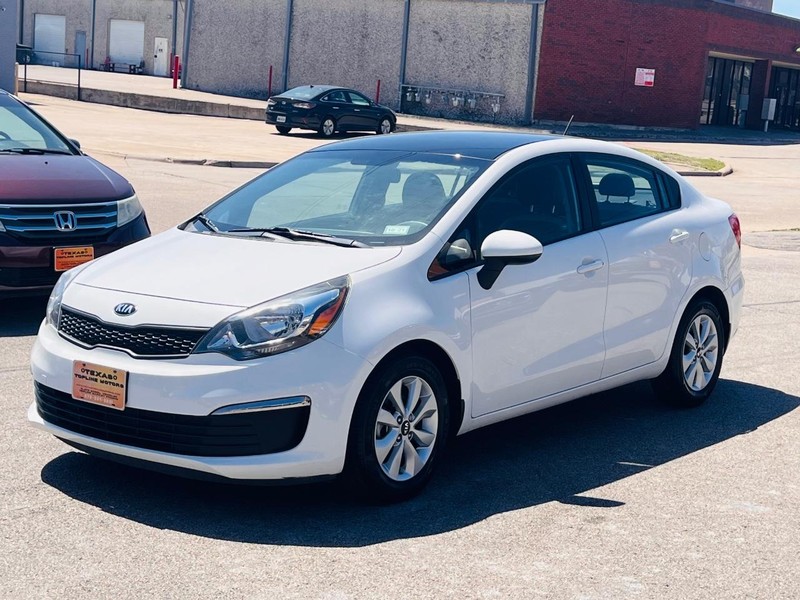 Kia Rio Vehicle Full-screen Gallery Image 02