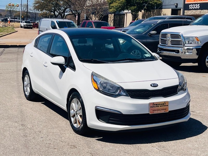 Kia Rio Vehicle Full-screen Gallery Image 04