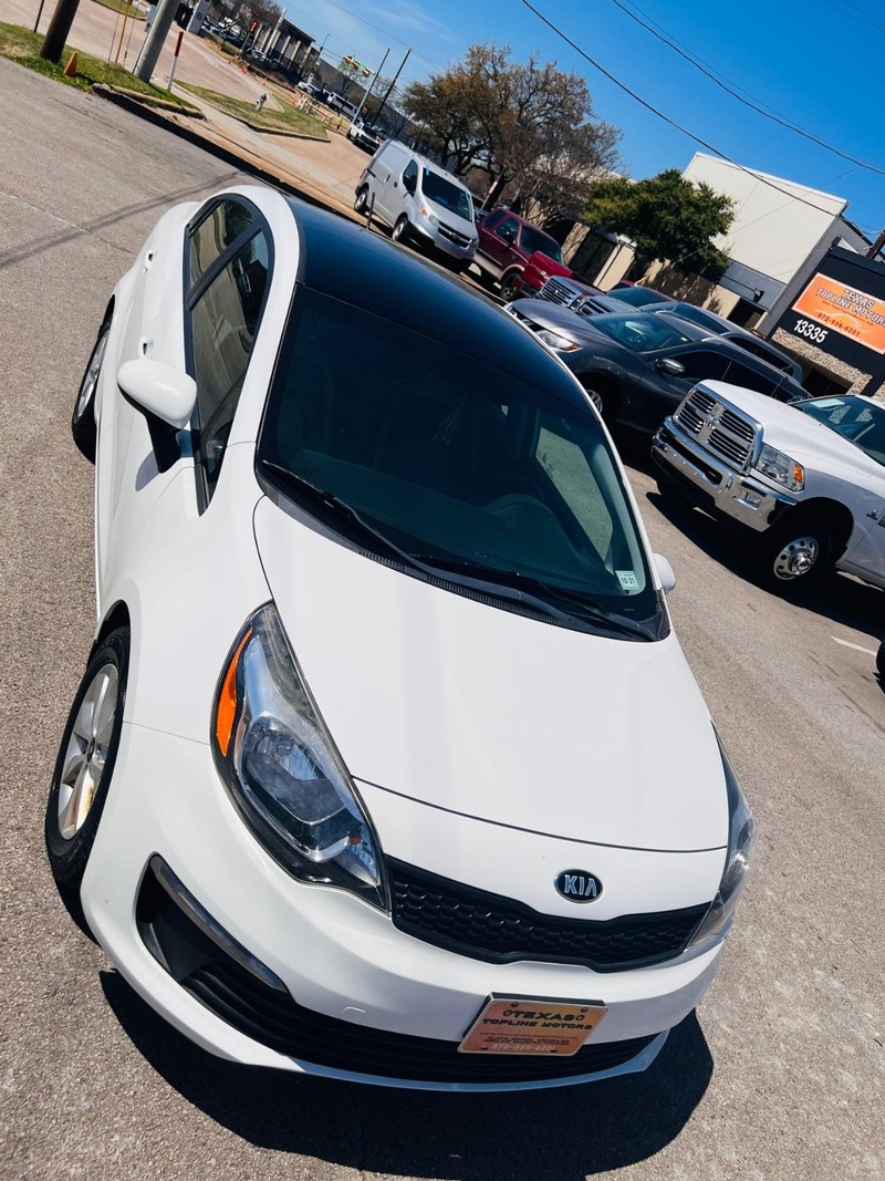 Kia Rio Vehicle Full-screen Gallery Image 13