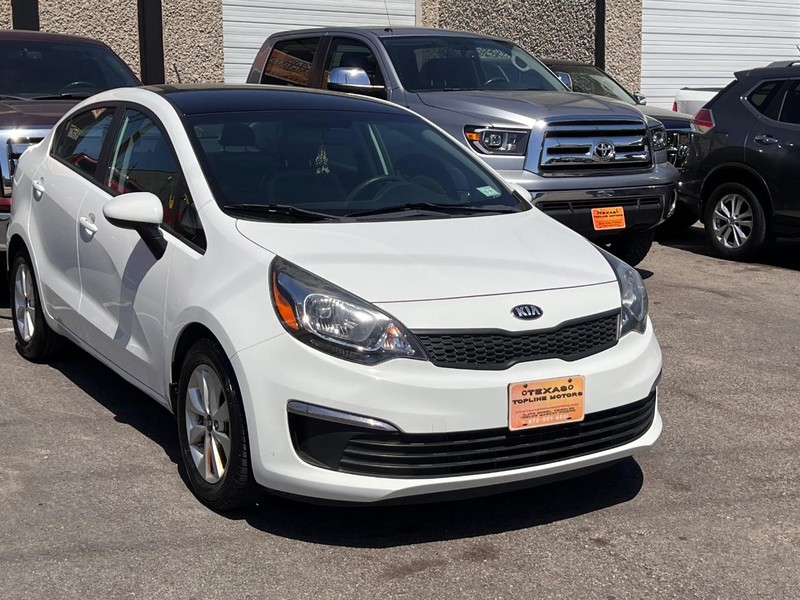 Kia Rio Vehicle Full-screen Gallery Image 34