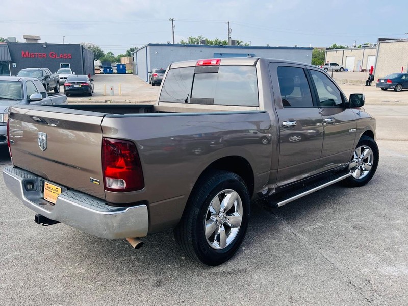 Dodge Ram 1500 Vehicle Full-screen Gallery Image 9