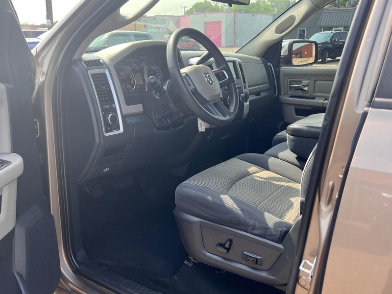 Dodge Ram 1500 Vehicle Full-screen Gallery Image 20