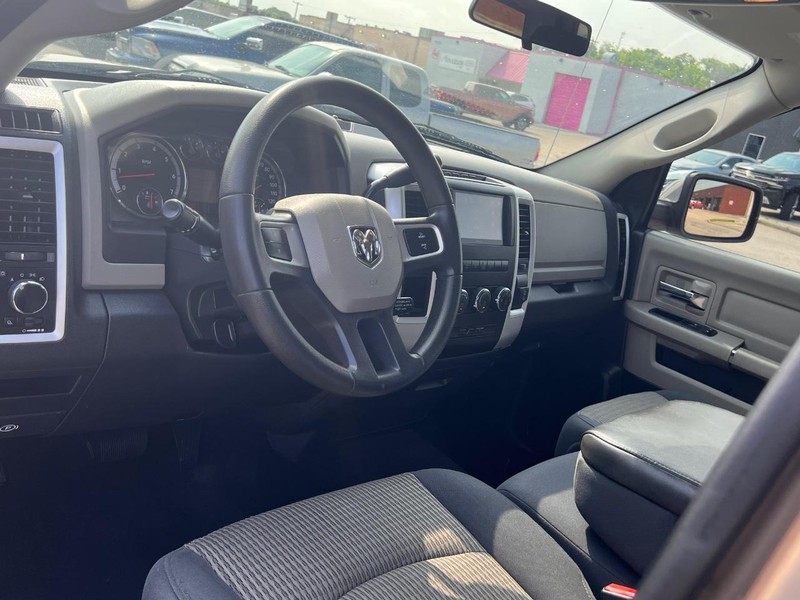 Dodge Ram 1500 Vehicle Full-screen Gallery Image 22