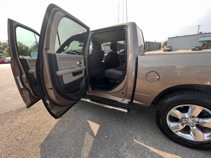 Dodge Ram 1500 Vehicle Full-screen Gallery Image 25