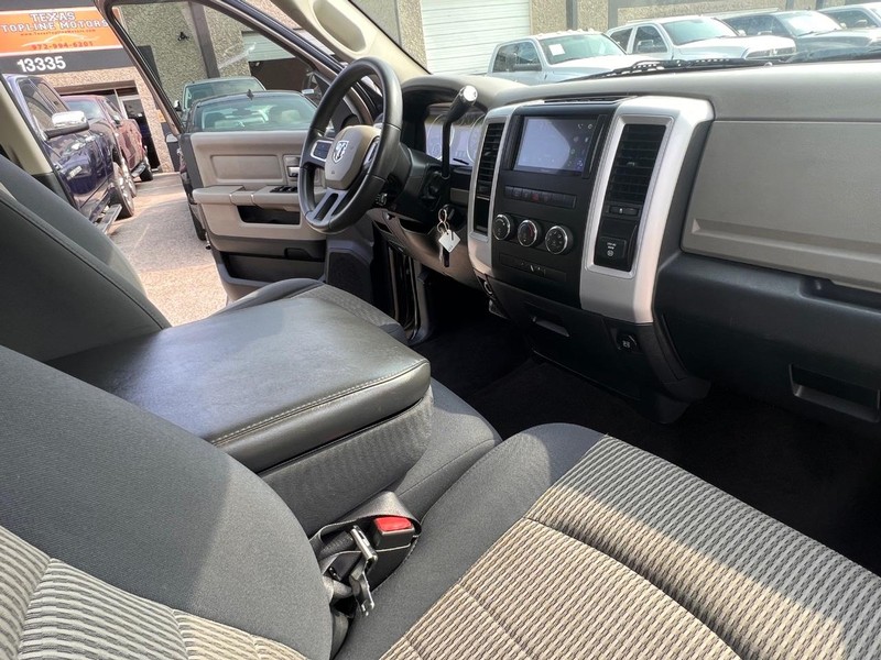 Dodge Ram 1500 Vehicle Full-screen Gallery Image 29