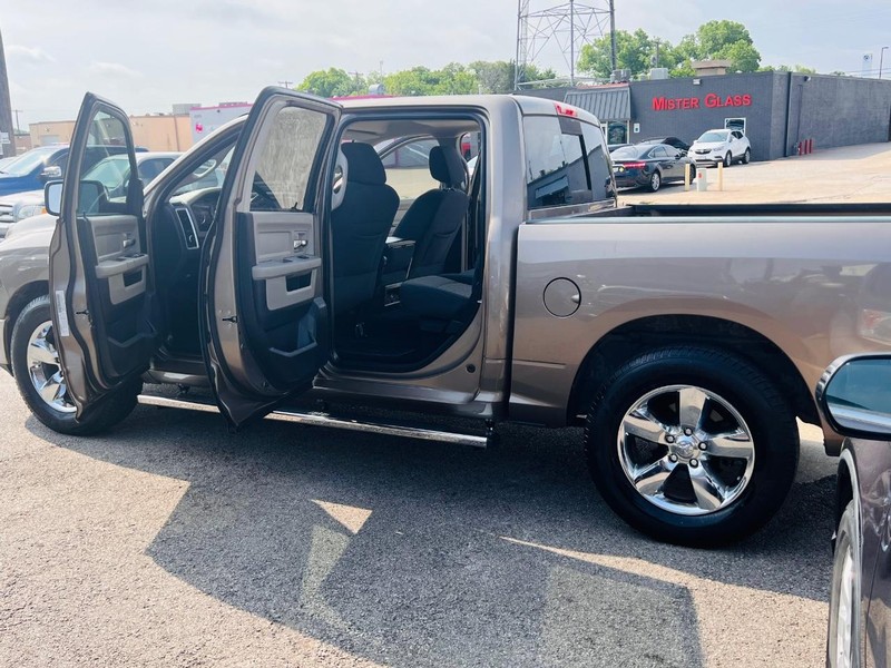 Dodge Ram 1500 Vehicle Full-screen Gallery Image 30