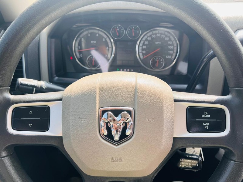 Dodge Ram 1500 Vehicle Full-screen Gallery Image 32