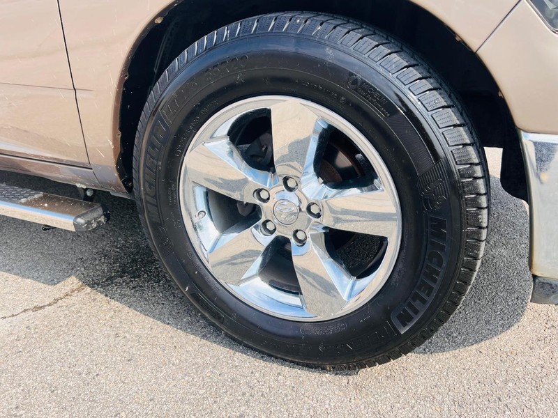 Dodge Ram 1500 Vehicle Full-screen Gallery Image 35