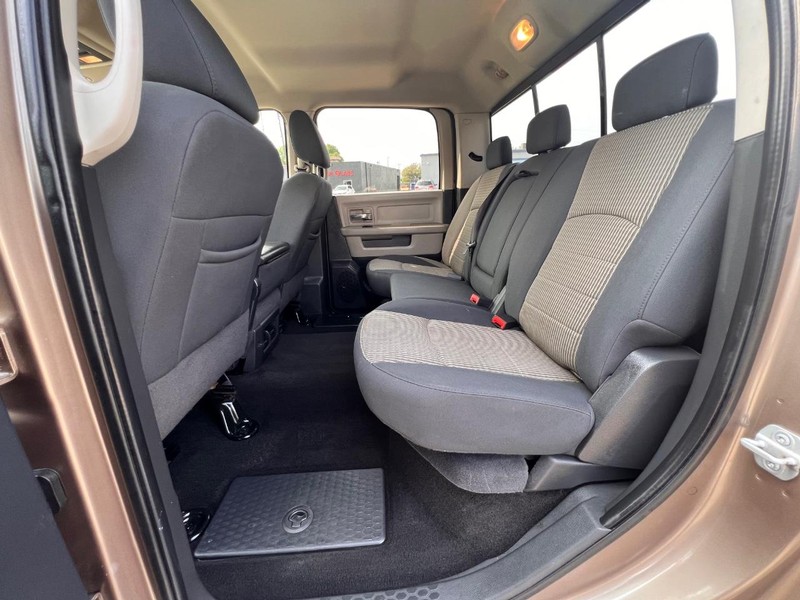 Dodge Ram 1500 Vehicle Full-screen Gallery Image 41