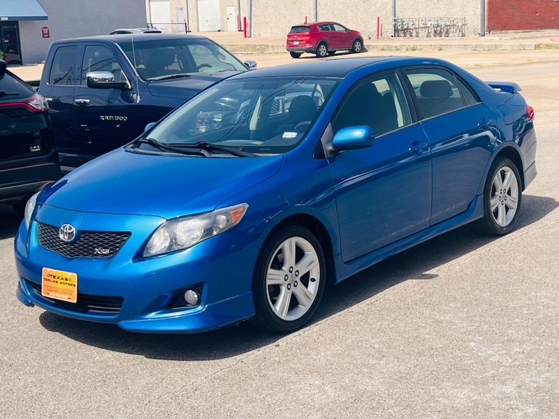 Toyota Corolla Vehicle Full-screen Gallery Image 09