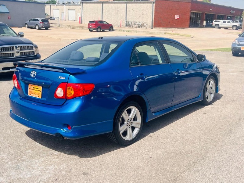 Toyota Corolla Vehicle Full-screen Gallery Image 18