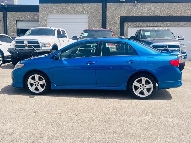 Toyota Corolla Vehicle Full-screen Gallery Image 19