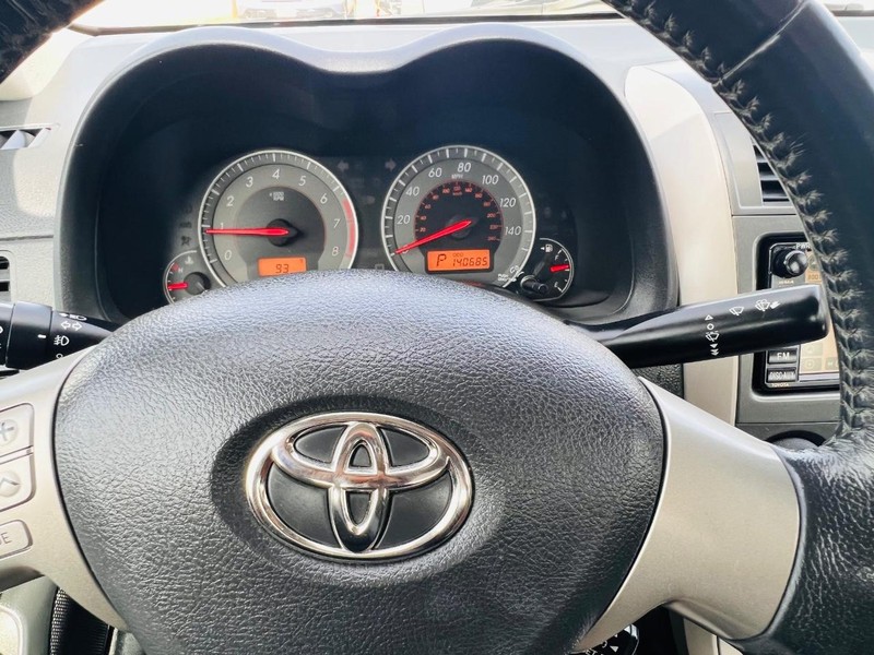 Toyota Corolla Vehicle Full-screen Gallery Image 37