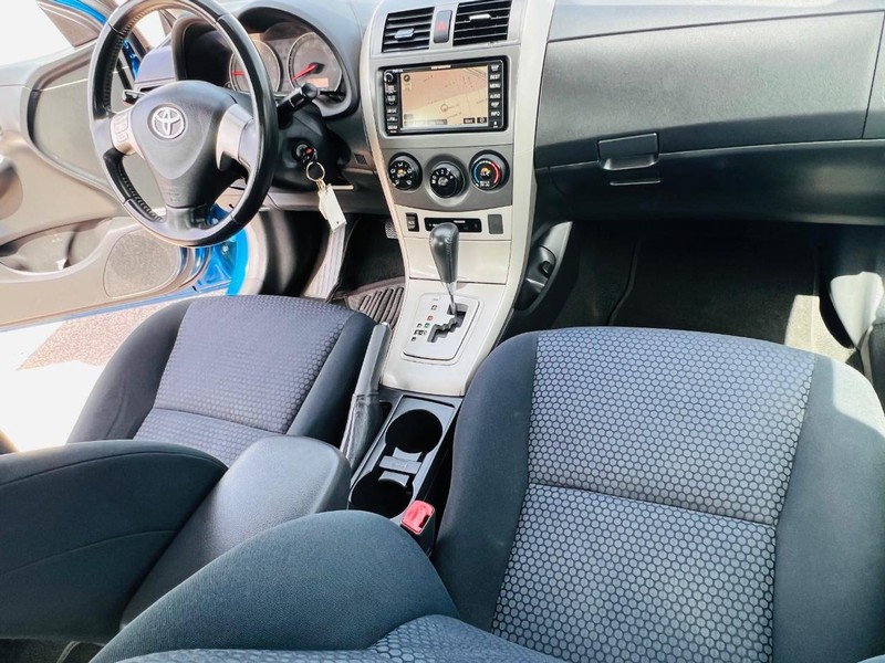 Toyota Corolla Vehicle Full-screen Gallery Image 41