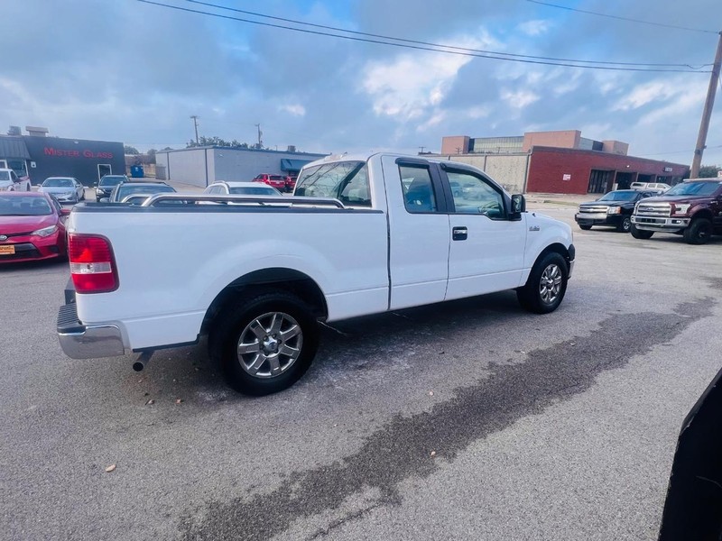 Ford F-150 Vehicle Full-screen Gallery Image 08