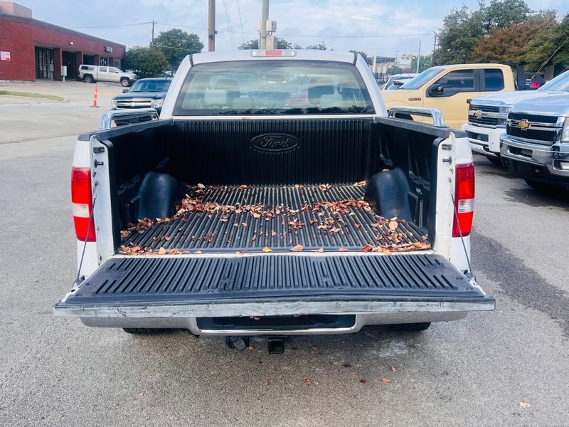 Ford F-150 Vehicle Full-screen Gallery Image 10