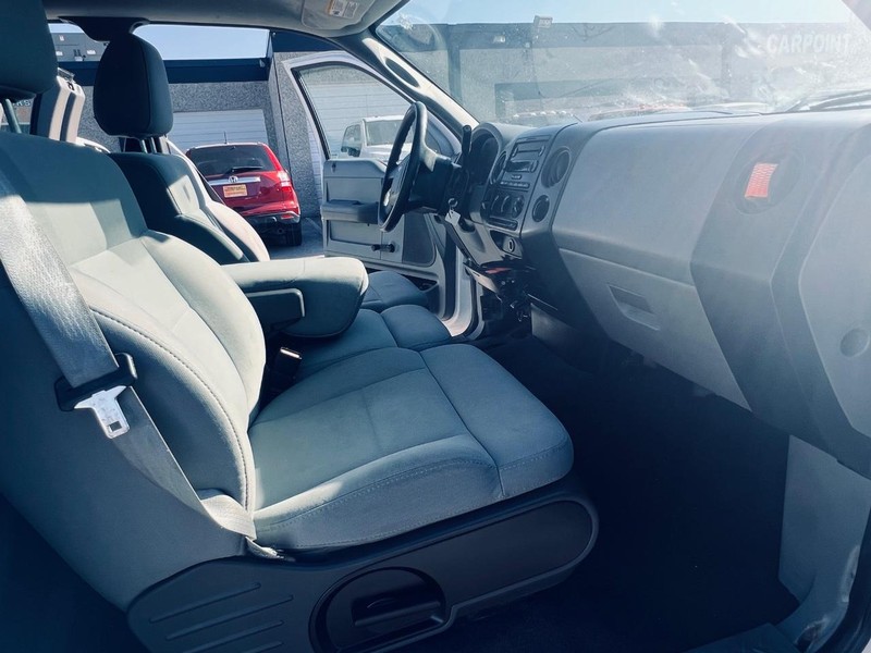 Ford F-150 Vehicle Full-screen Gallery Image 17