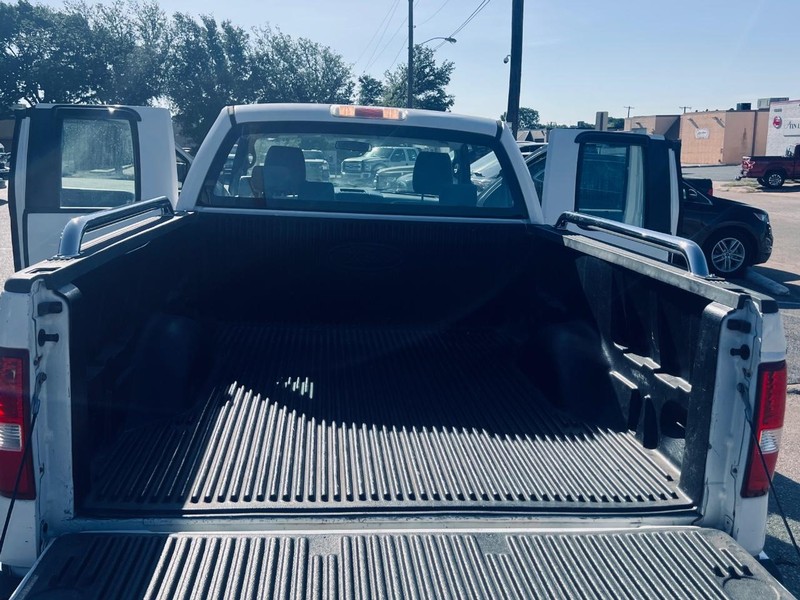 Ford F-150 Vehicle Full-screen Gallery Image 20