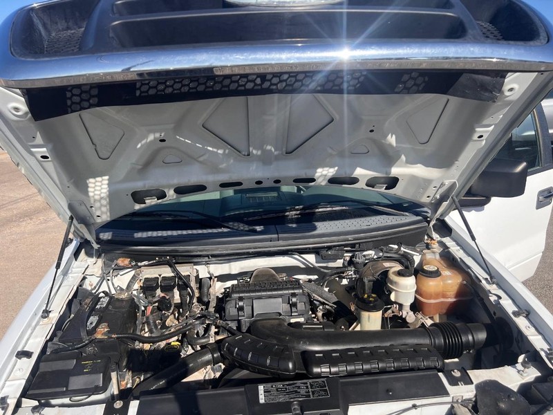 Ford F-150 Vehicle Full-screen Gallery Image 23