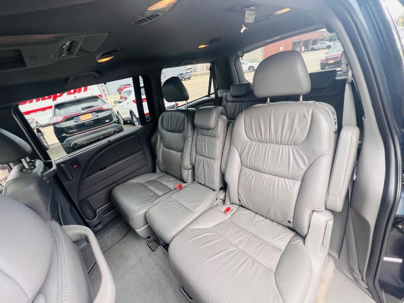 Honda Odyssey Vehicle Full-screen Gallery Image 23