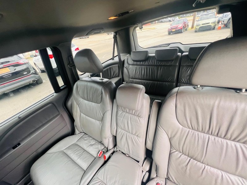 Honda Odyssey Vehicle Full-screen Gallery Image 24