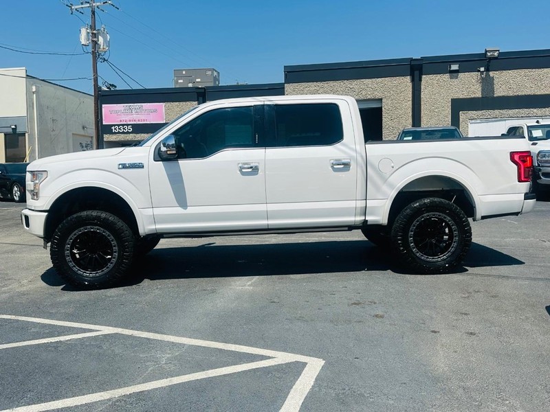 Ford F-150 Vehicle Full-screen Gallery Image 12