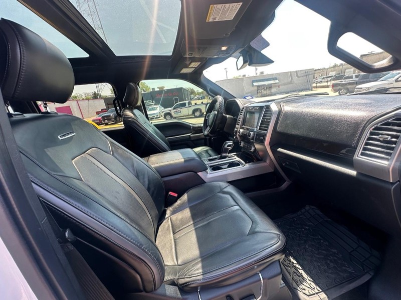 Ford F-150 Vehicle Full-screen Gallery Image 24