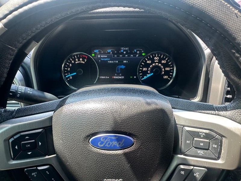 Ford F-150 Vehicle Full-screen Gallery Image 32