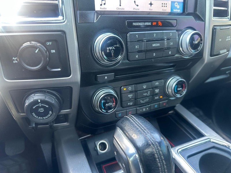 Ford F-150 Vehicle Full-screen Gallery Image 33