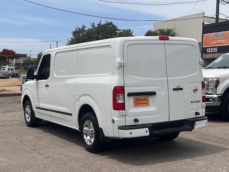 Nissan NV Cargo Vehicle Full-screen Gallery Image 4