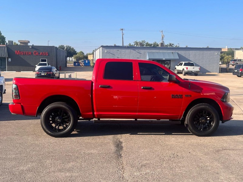 Ram 1500 Vehicle Full-screen Gallery Image 09