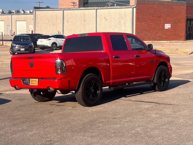 Ram 1500 Vehicle Full-screen Gallery Image 11