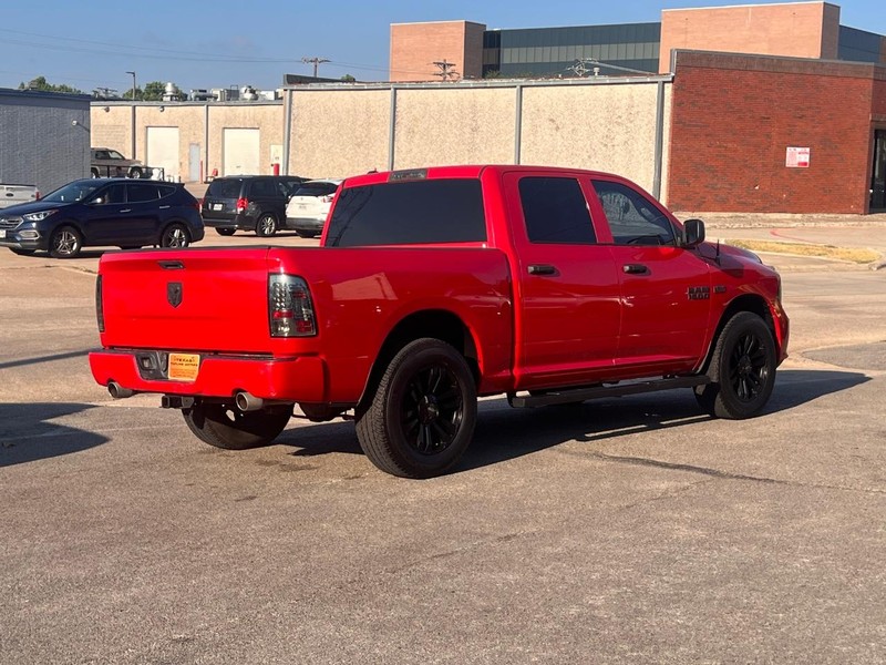 Ram 1500 Vehicle Full-screen Gallery Image 12