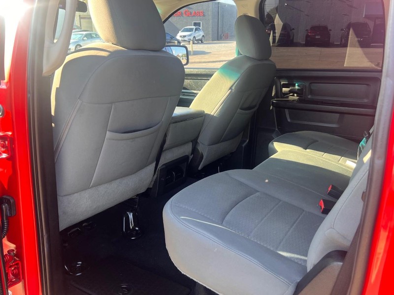 Ram 1500 Vehicle Full-screen Gallery Image 19