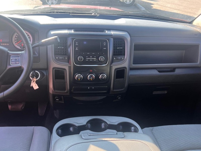 Ram 1500 Vehicle Full-screen Gallery Image 21