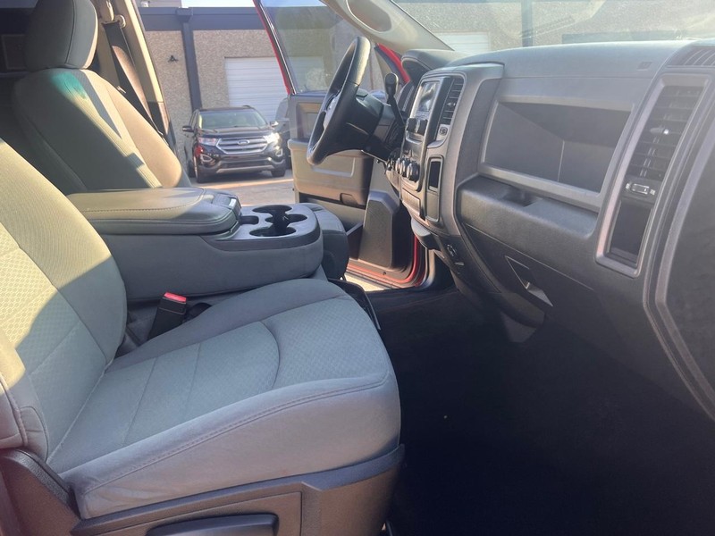 Ram 1500 Vehicle Full-screen Gallery Image 22