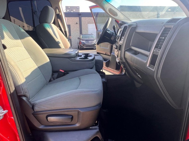 Ram 1500 Vehicle Full-screen Gallery Image 25