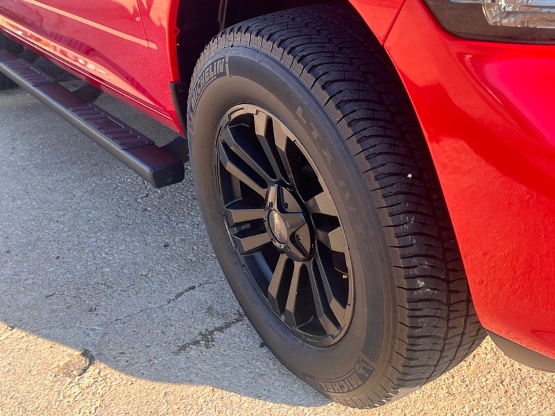 Ram 1500 Vehicle Full-screen Gallery Image 27