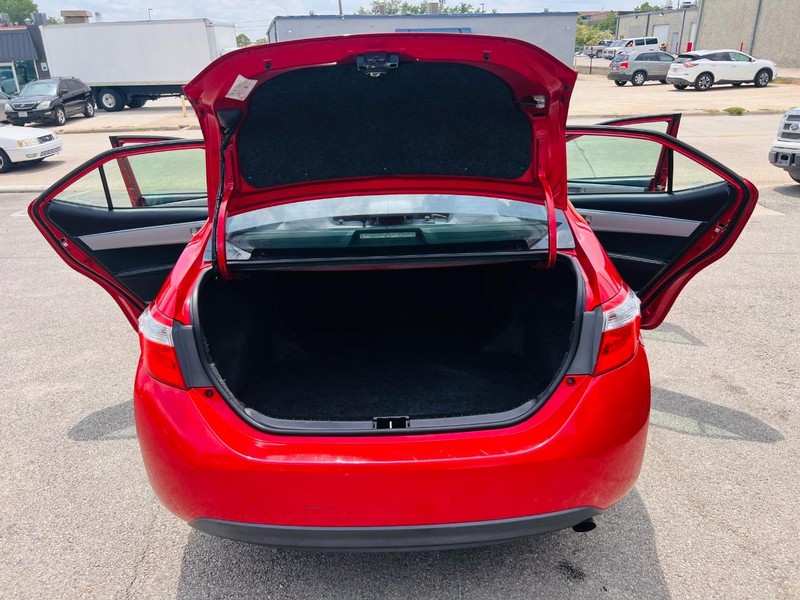 Toyota Corolla Vehicle Full-screen Gallery Image 14