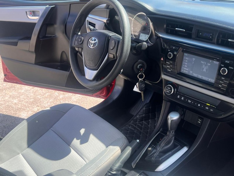 Toyota Corolla Vehicle Full-screen Gallery Image 17