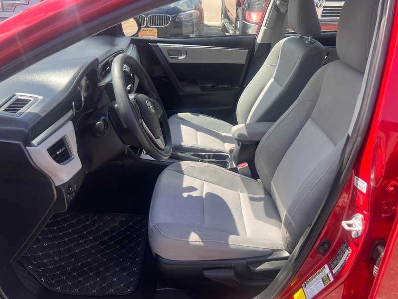 Toyota Corolla Vehicle Full-screen Gallery Image 19