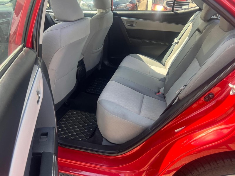 Toyota Corolla Vehicle Full-screen Gallery Image 32