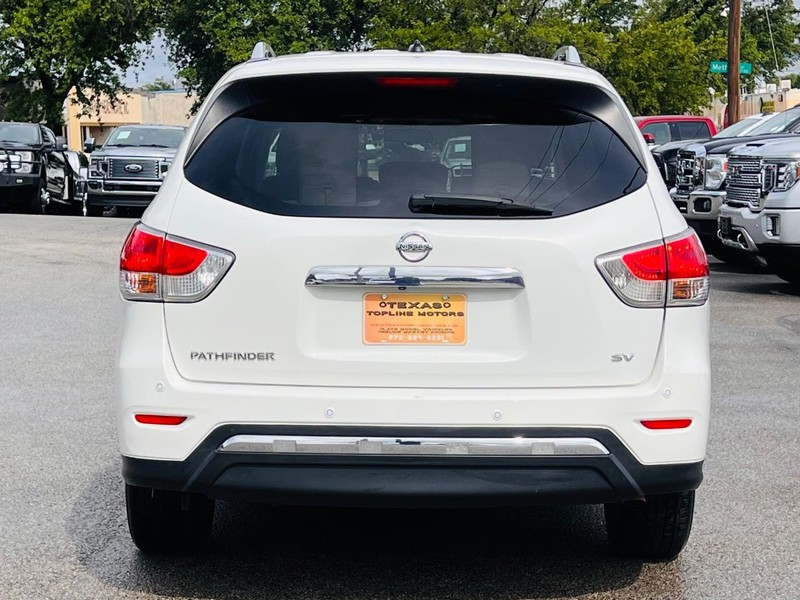 Nissan Pathfinder Vehicle Full-screen Gallery Image 7