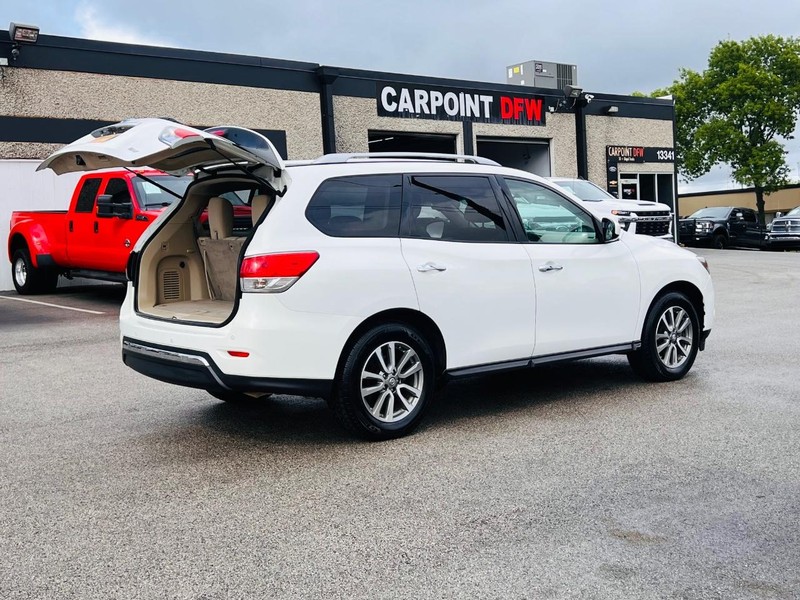 Nissan Pathfinder Vehicle Full-screen Gallery Image 42