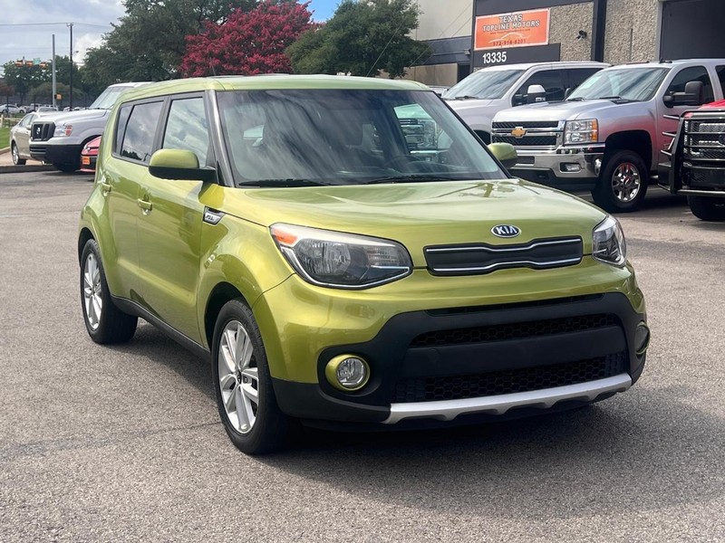 Kia Soul Vehicle Full-screen Gallery Image 04