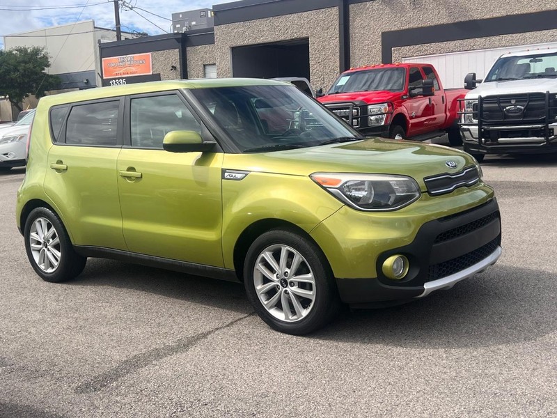 Kia Soul Vehicle Full-screen Gallery Image 05