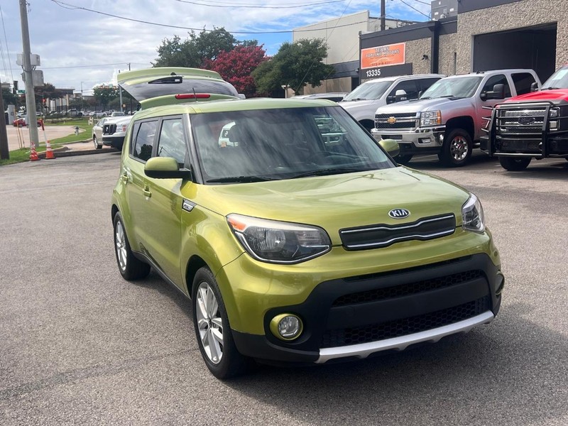 Kia Soul Vehicle Full-screen Gallery Image 07